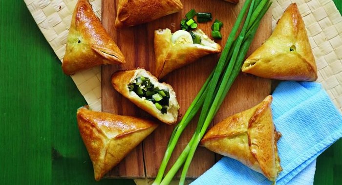 Пирожки с луком и яйцом