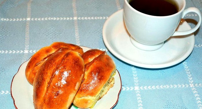 Пирожки с вишневым вареньем