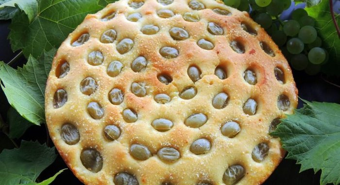 Пирог с виноградом