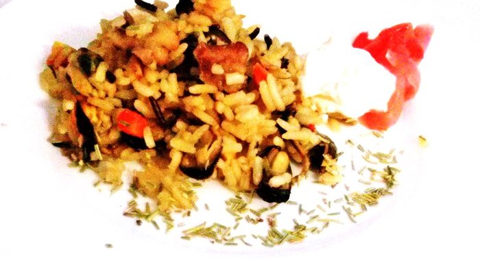 Плов с диким рисом и морскими гадами