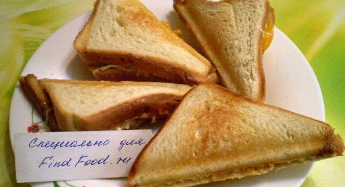 Сэндвичи с паштетом и помидором