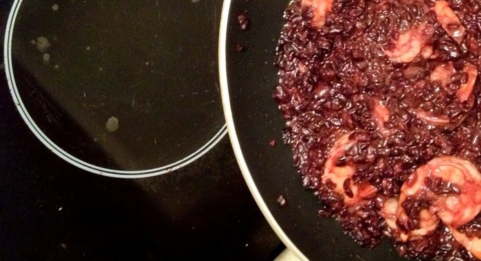 Императорский (черный) рис с королевскими креветками