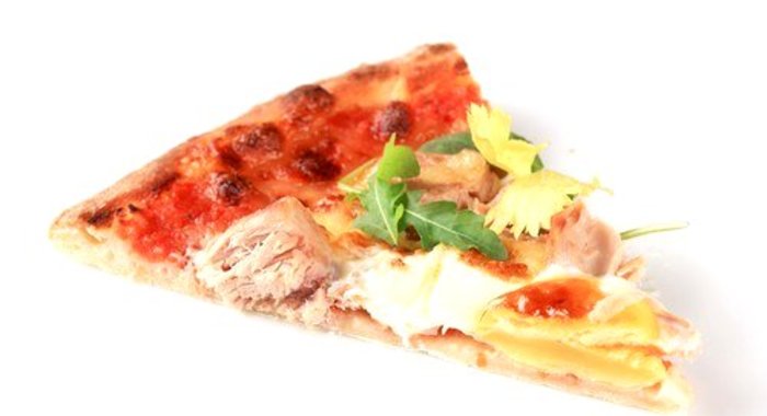 Пицца с индейкой и шалфеем