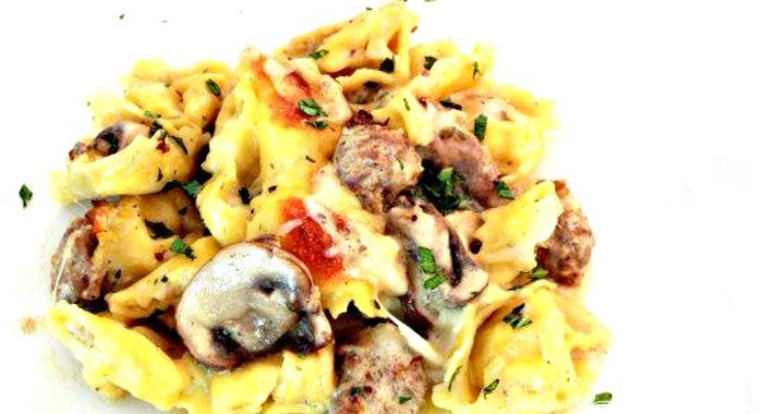 Колбаса с грибами и тортеллини