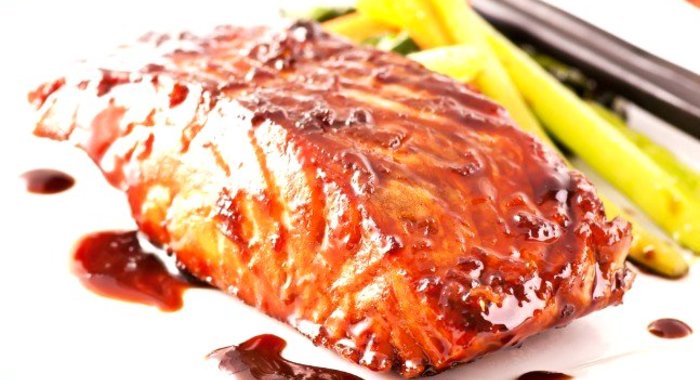 Лососевые стейки с медом и соевым соусом