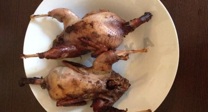 Перепела (перепелки) в мультиварке в винном маринаде