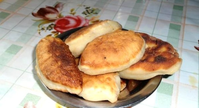 Пирожки с грибами солеными