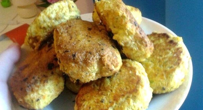 Диетические куриные котлеты с морковью