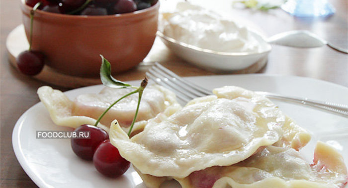 Вареники с вишней