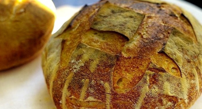 Большой круглый хлеб