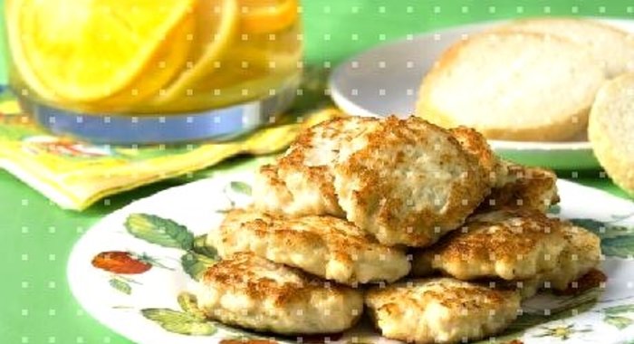 Куриные оладьи с луком