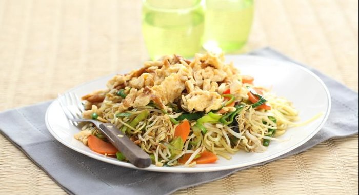 Лапша с омлетом по-китайски