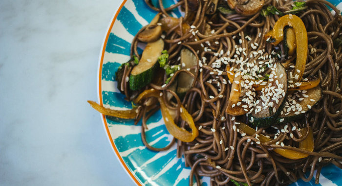 Гречневая лапша с овощами