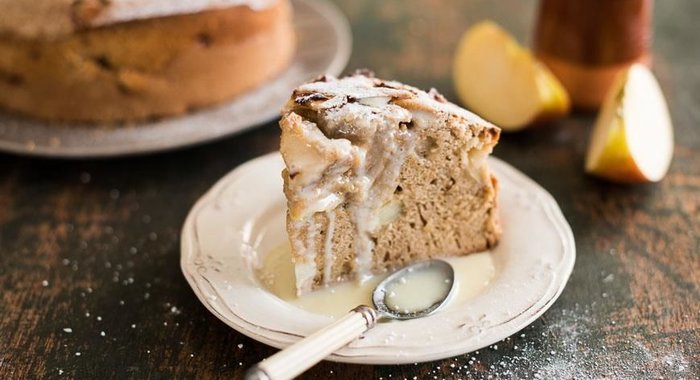 Яблочно-грушевая шарлотка