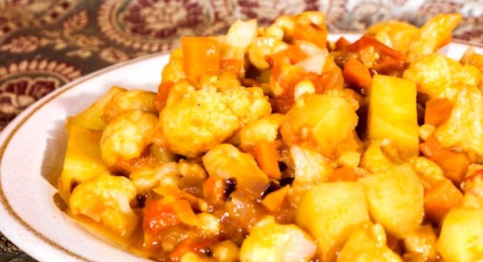 Рагу из цветной капусты и кабачков