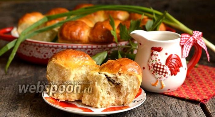 Пирожки с консервированным горошком, рисом и сардинами