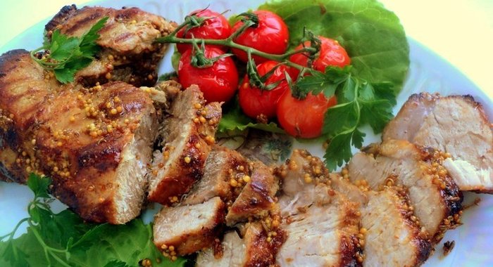 Запеченный свиной окорок