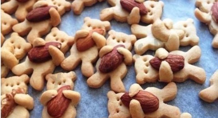 Песочное печенье Мишки с орешками