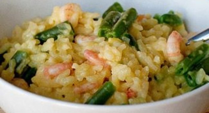 Шафрановое ризотто с креветками и зеленой фасолью