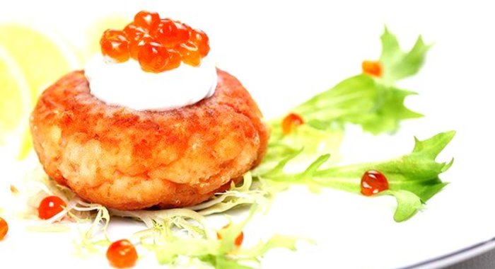 Котлеты из лосося с йогуртовым соусом