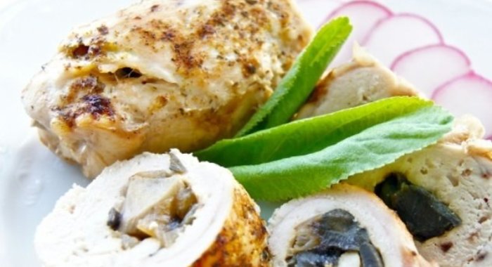 Рулетики из курицы с грибами