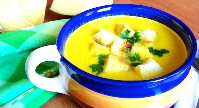 Тыквенный суп-пюре со сливками и карри
