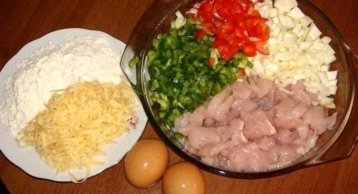 Котлеты из куриного мяса с овощами и сыром