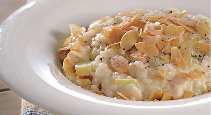 Сливочное ризотто с миндалем