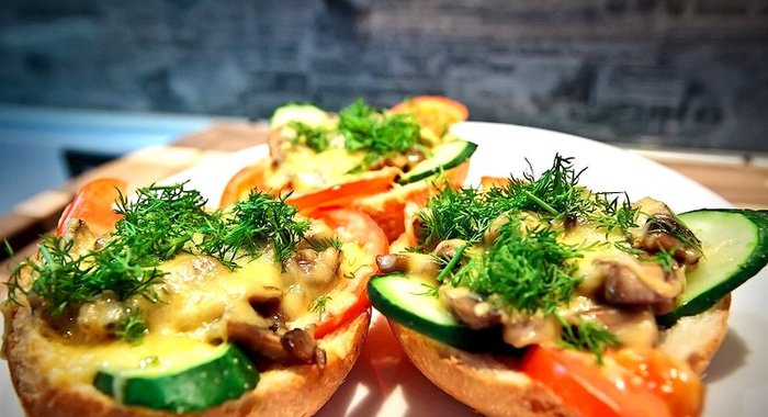 Бутерброды с шампиньонами и сыром