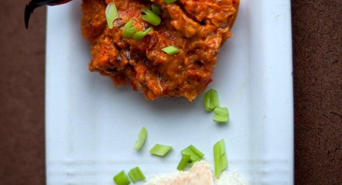 Харриса дип из сладкого и острого перцев и моркови