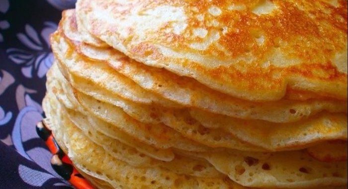 Традиционные Красные блины на топленом молоке