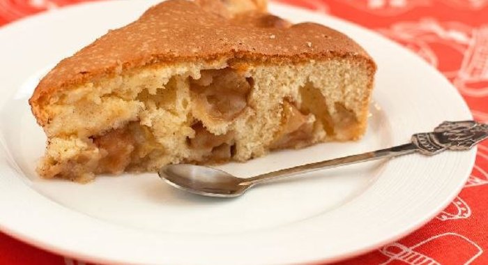 Шарлотка с яблоками