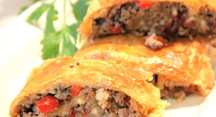 Мясной штрудель в духовке