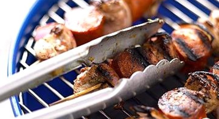 Шашлык из курицы с сосисками