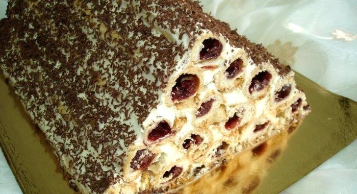 Торт Монастырская изба с вишней