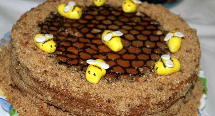 Медовик Пчелка