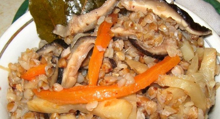 Плов из гречки с грибами
