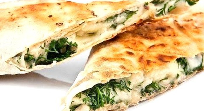 Сулугуни в лаваше на сковороде