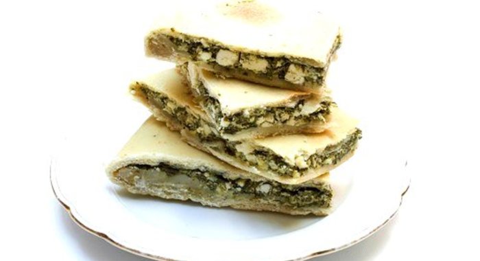 Пирог со шпинатом, цукини, рисом и фетой
