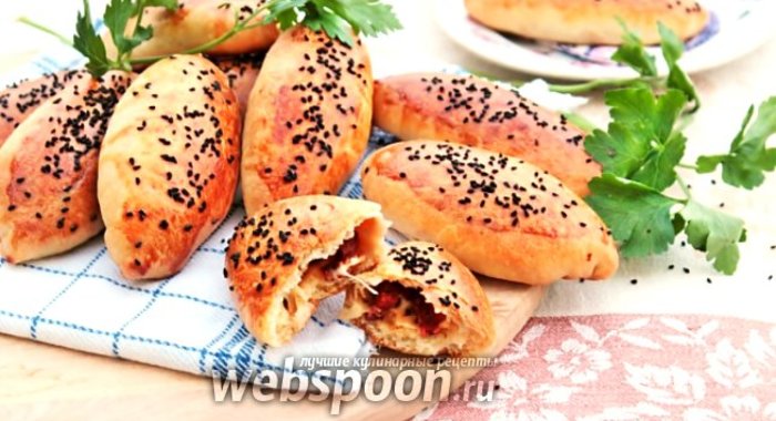 Пирожки в духовке с салями и сыром