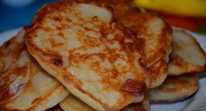 Оладьи с колбасным припеком