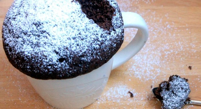 Шоколадный кекс в кружке