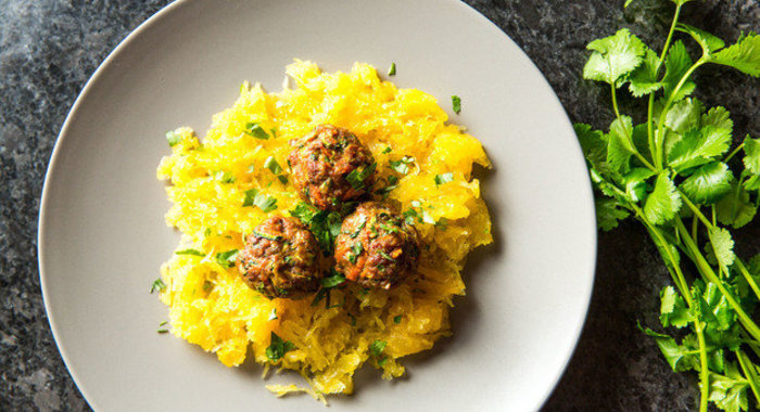 Мясные тефтели с имбирем и куркумой