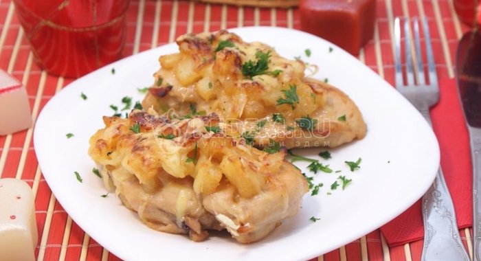 Бутерброды с картофелем, сельдью и луком