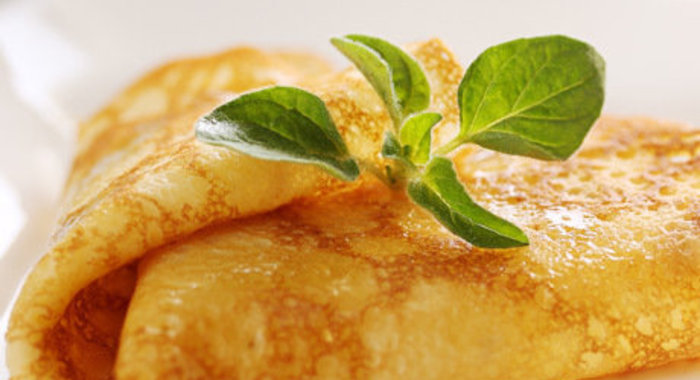 Шарлотка с яблоками и черникой