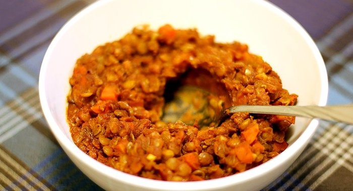 Рагу из чечевицы и томатов