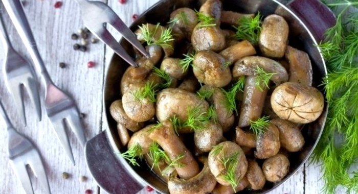 Шампиньоны в соево-медовом маринаде