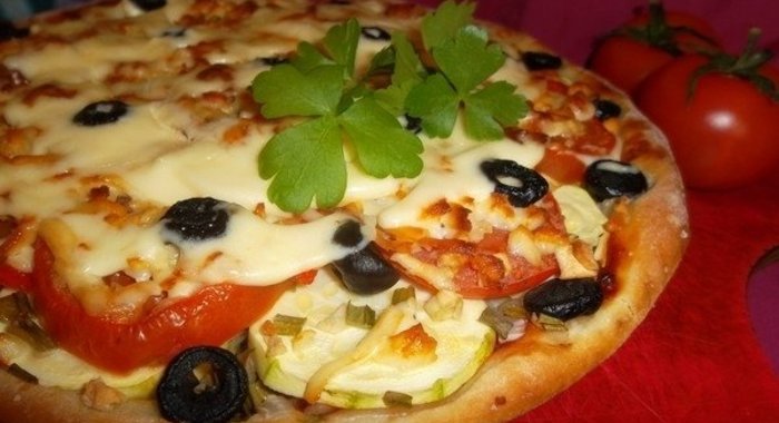 Пицца с рисом и овощами