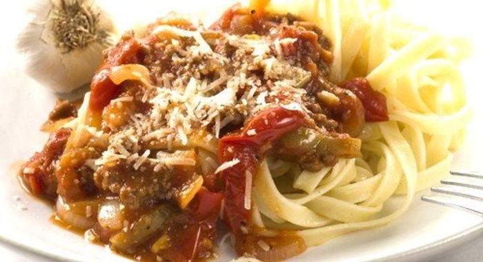 Тальятелле с утиным рагу, томатами и розмарином