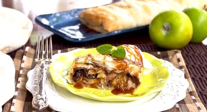 Карамельный яблочный штрудель